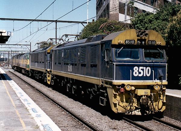http://www.trainman.id.au/photos/nsw/electric/85class/8510_8501_CLP9S_CLP16W_WL-2_Redfern_20-1-97.jpg
